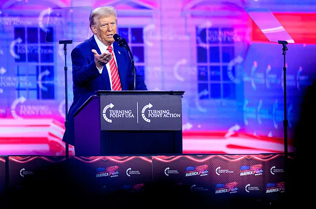 Trump en el foro de Turning Point Imagen de el mundo.es